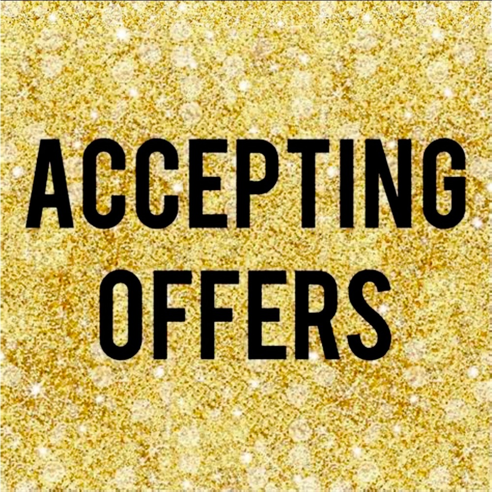 ❤️❤️NEED‎ TO CLEAR OUT CLOSET❤️❤️